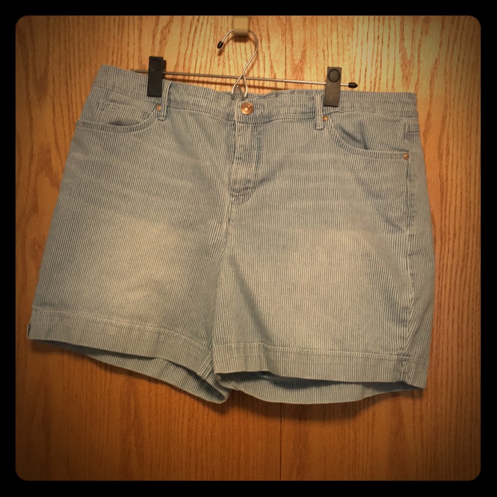 Gloria Vanderbilt striped denim shorts .